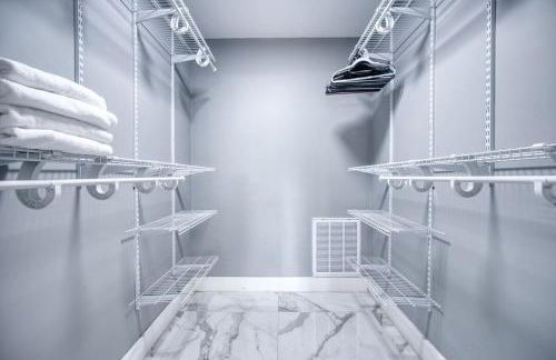 Riverbend Yacht Retreat Waterfront Villa with Pool - Foto 20