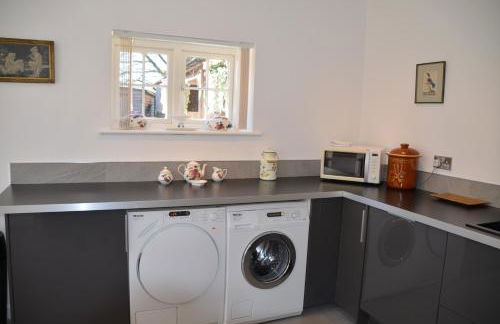 Luxury Old Stone Cottage, Beautifully Presented - Photo 12