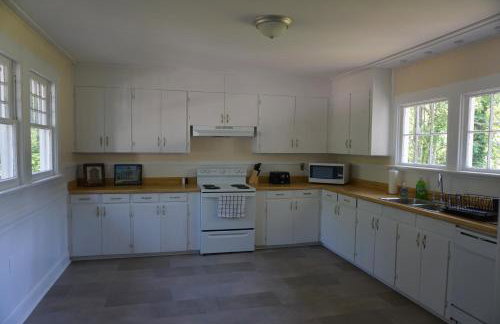 Renovated 1928 bungalow on a former asylum campus - Foto 16