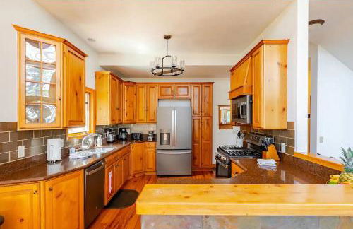 Reduced Nightly Rates! Park City Cabin, Hot Tub, Fire Pit - Sleeps 14 - Photo 86