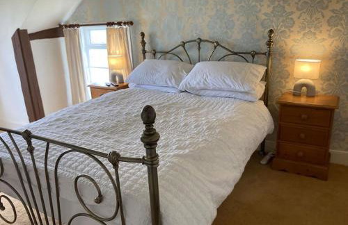 Bryntirion Farmhouse Rooms (with bathroom) - Foto 1