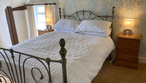 Bryntirion Farmhouse Rooms (with bathroom) - Foto 1