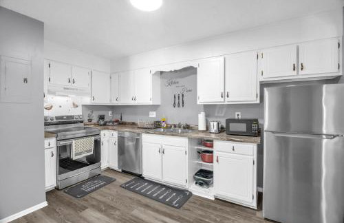 Modern 3BR 2 bathroom Near High Point University & Market Sleeps 6 - Foto 9