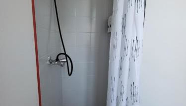 Les Fontaines - Photo 4, Shower