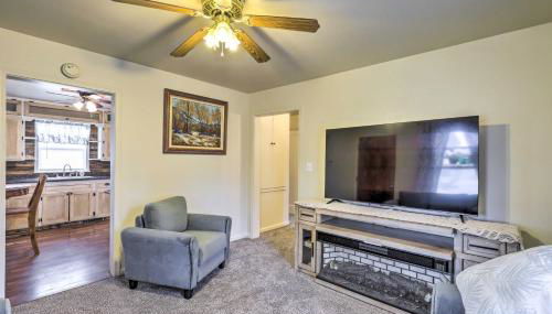 Cozy Helper Home with Fenced Yard, Pets Welcome - Foto 4