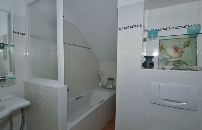 Semi-detached Villa With 1 Bedroom Located Near Meia Praia Beach - Lagos - Foto 12