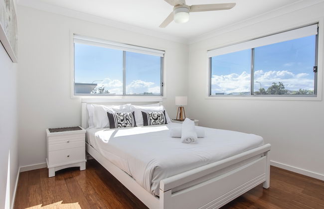 Coastal Charm on Casuarina Way - Photo 5