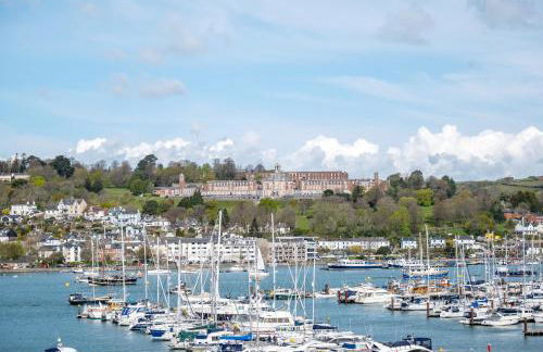 Coastal Escape with Balcony & River Dart Views - Foto 8