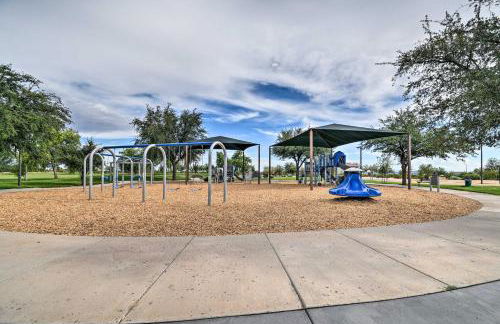 Patio and Fire Pit Family Retreat in Cave Creek! - Foto 35