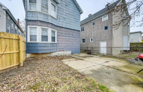 6 Mi to Dtwn Attractions Buffalo Apartment! - Photo 21