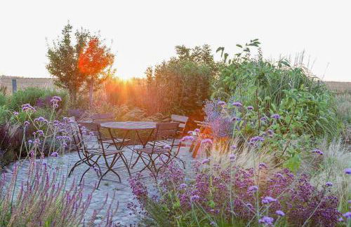 Architectural Gem On The Cornfield - Photo 11