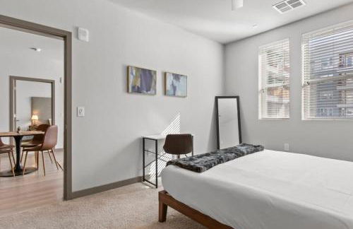 Cozysuites PHX RORO Gym Pool Pets Parking #12 - Photo 10