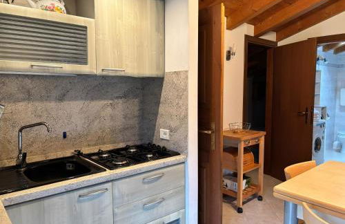 Attico Florian Vesio by Gardadomusmea - Foto 12