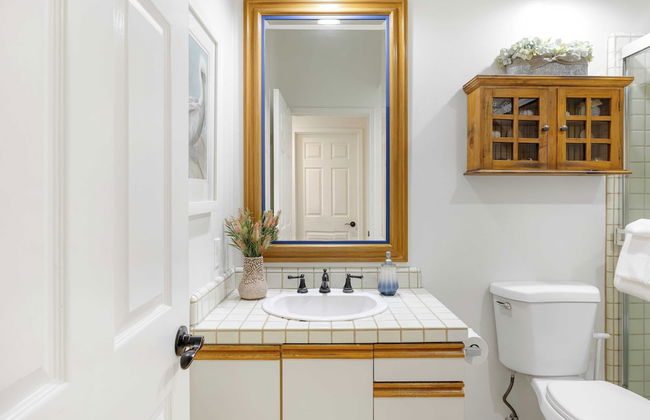 Shoreline Villa by Avantstay Steps to the Beach, Bay, & Pier! - Photo 28