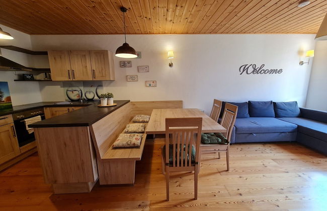 Beautiful Apartment With Balcony - Photo 5