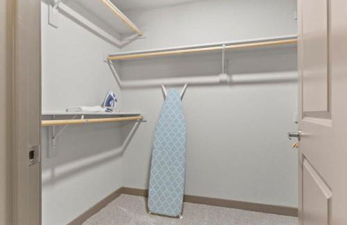 Cozysuites PHX RORO Gym Pool Pets Parking #13 - Photo 20