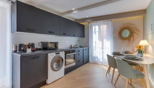 AUTHENTIC VILLEFRANCHE AP4472 By Riviera Holiday Homes - Foto 3, stove, dishwasher, toaster