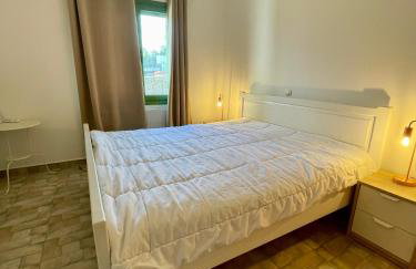 Family D 3 bedroom house with BBQ&Patio in huge estate! - Photo 15