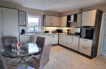 The Quays Apartment - Photo 4