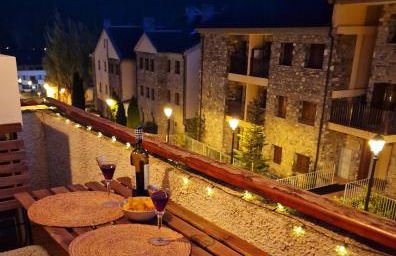 ESQUÍ PIRINEO ARAGONÉS APARTAMENTO EL JUNCARAL Wifi - Photo 1