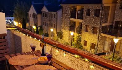 ESQUÍ PIRINEO ARAGONÉS APARTAMENTO EL JUNCARAL Wifi - Foto 1