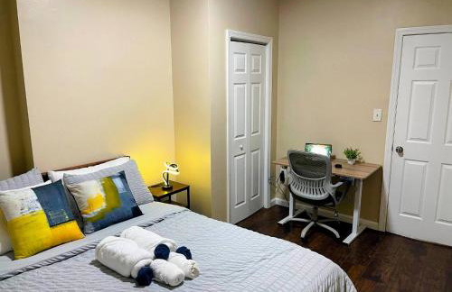 Cozy 2BR Brick Haven! Near light rail! 35m to NYC - Foto 7