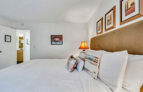 Modern 3BD -Walk to Lake & Beach - Foto 32