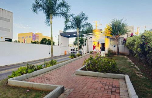 Apto Confortável - Supermercado Bahamas ao lado - Foto 17