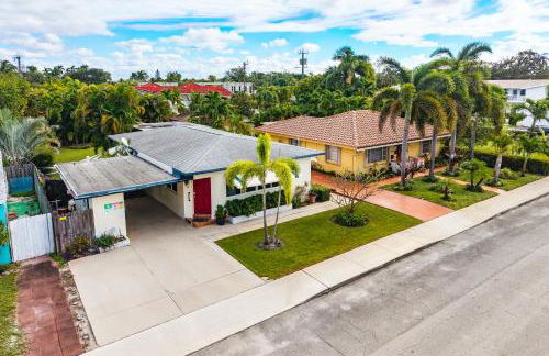 Coastal Harbor, King Bed, Pickleball Gear, Golf set, BBQ- 1 dollar rides to Beach, by Maven Vacation Rentals - Foto 36