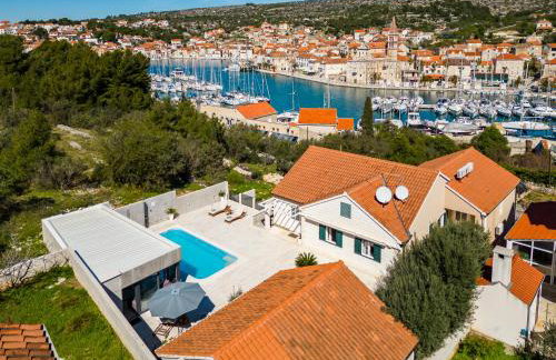 Villa TM with private heated pool, poolhouse & private garage - Photo 2