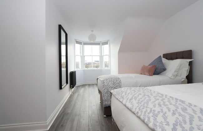 Dollar Apartments at 41 - Photo 5