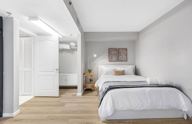 Sky High 31st Floor Condo W Parking - Foto 24