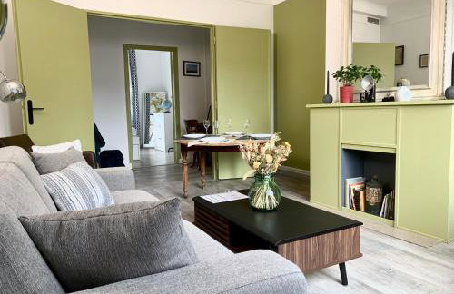 Vue exceptionnelle sur la place Gambetta Plein centre cafés restos idéal séjour pro ou en famille - Foto 2