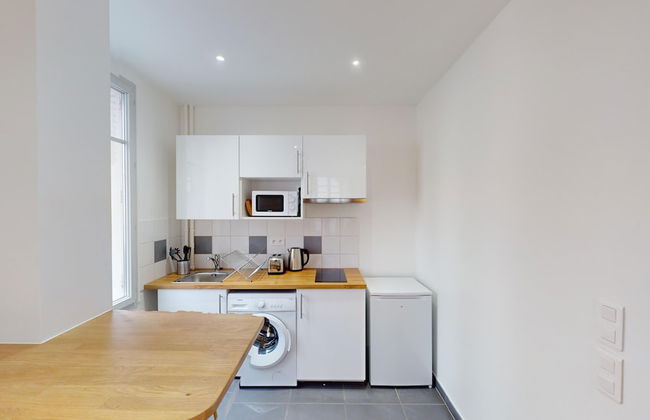 Beautiful 3bed House Garden & Parking - Photo 5