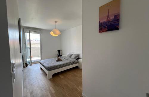 Lumière Parisienne Spacious 2BR Apartment with Terrace Free Parking Near Metro Line 13 - Foto 12