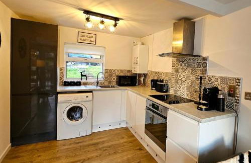 Dillons Lakeside Lodge - Photo 9