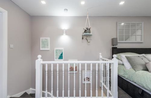 Amazing Lovely 1BDR Apartment, South London - Photo 12