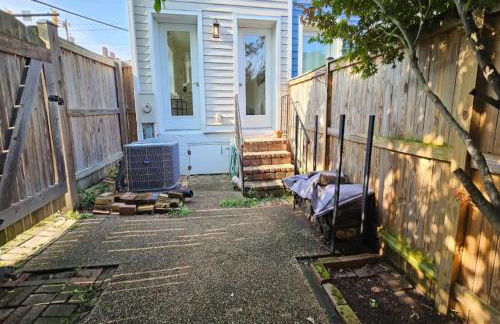 King Bed & Fenced Yard - Floyd's Freedom- Book Now! - Foto 30