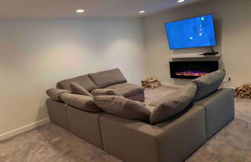 Luxe 10 guest Ski Cabin - Snowboarding Hiking Pools Golf Tennis - Foto 9