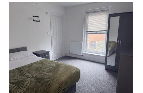 Spacious 6BR Home with Ensuite Perfect for Groups Stays - Foto 6