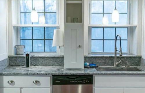 Sunset Cove Lakefront Luxury Lodge with Private Dock - Foto 25