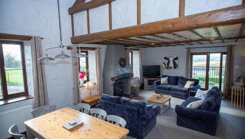 Mill Barn, Castle Carrock, dogs welcome, hot tub with countryside and reservoir views - Foto 4