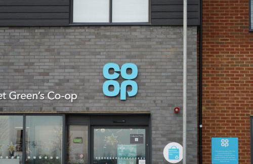 Luxury 2 Bed Apartment with Parking near London - Foto 49