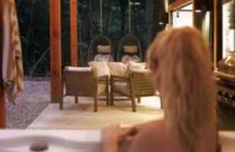 The Hillside Retreat - Cozy container home with Hot tub and Fire pit - Photo 6