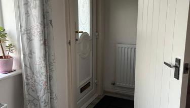 Two Four Four, holiday home in Matlock - Foto 4