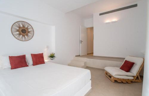 Deluxe Maisonette With Private Jacuzzi - Photo 13