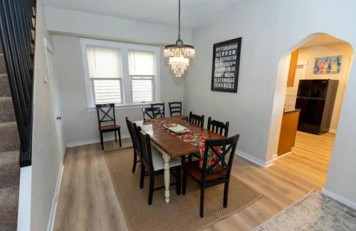 Updated & Comfy Bungalow with Parking Easy Access - Foto 5