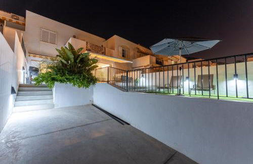 Designer loft with pool, with gigantic terrace and private parking & in the city centre - Foto 10