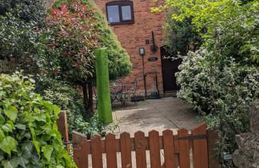 Granary Cottage - Photo 2