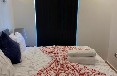 Cozy Entire Apartment with Free onsite Parking, 2-Min Walk to Barking Station - Foto 2